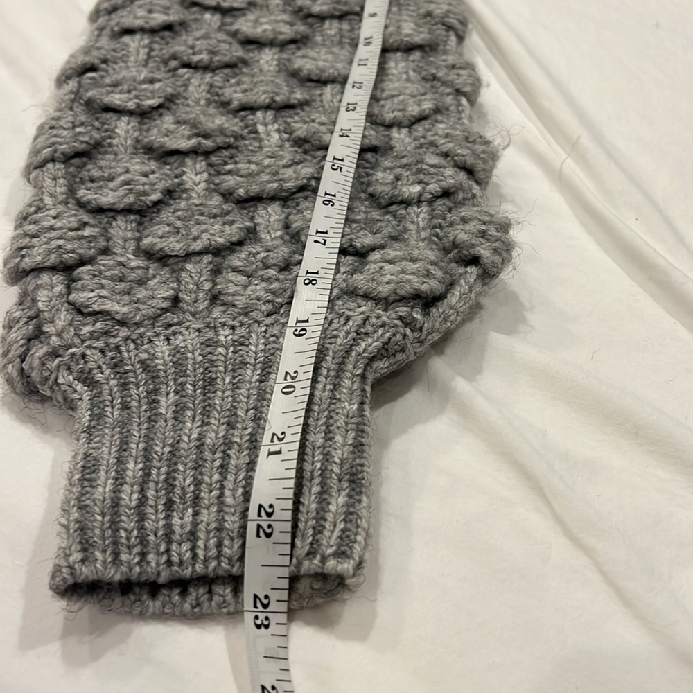 Sweater - Picture 7 of 8